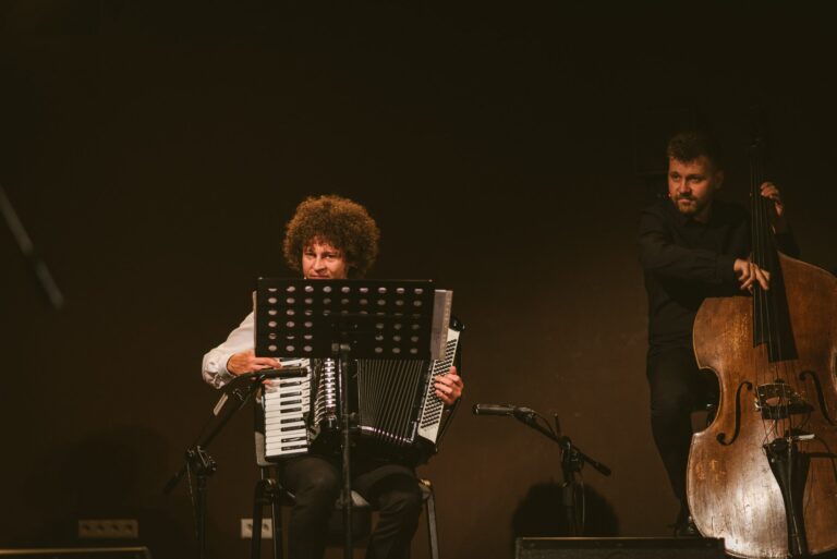 Cała Praga Śpiewa i Robert Lipka zapraszają na Mazowiecki Festiwal Seniorów „Silver Stars”